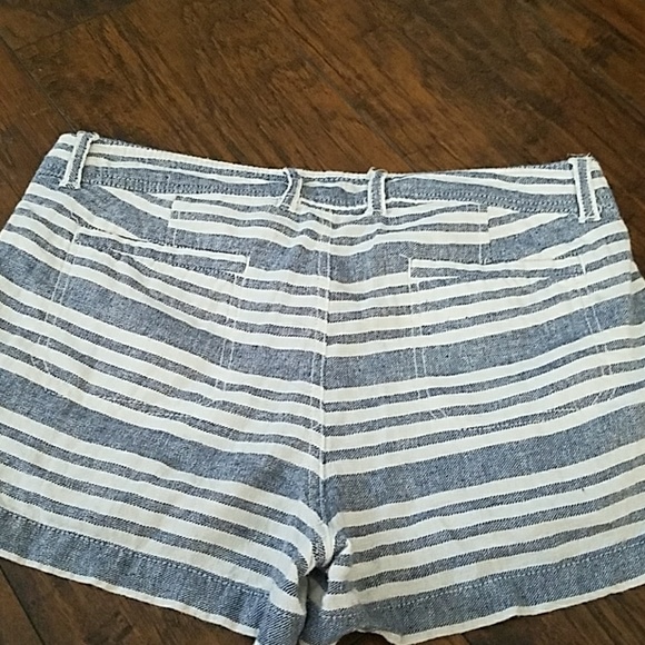 Gap blue and white shorts - Picture 2 of 3